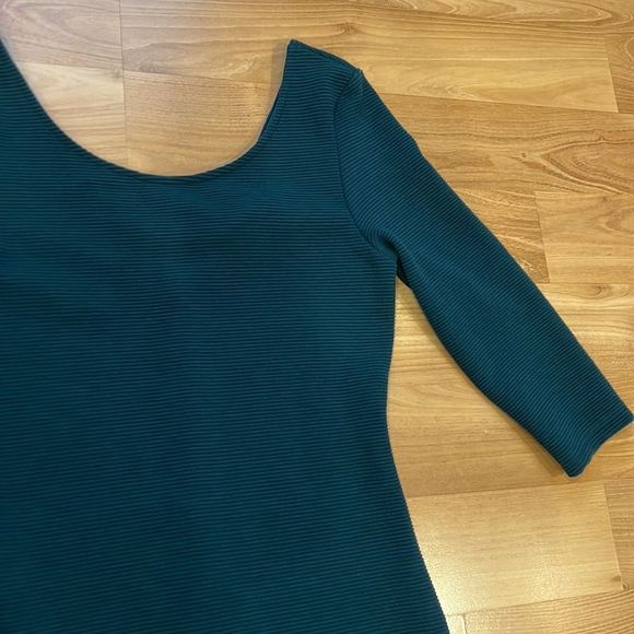 Everly Dark Green V-Back Ribbed Knit Bodycon Mini Dress Medium - Picture 3 of 10